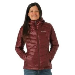 Columbia Joy Peak Hooded Jacket - Women's - 2023 Model 20 Columbia Joy Peak Hooded Jacket - Women's - 2023 Model -Buckmans Store FW23 Columbia WomensJoyPeakHoodedJacket Malbec Model1