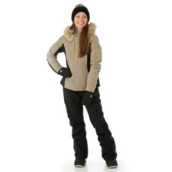 Spyder Vida GTX Jacket - Women's -Buckmans Store FW23 Spyder WomensVidaGTXJacket Cashmere Model2
