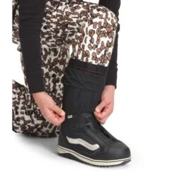 The North Face Freedom Insulated Pant - Girl's - 2022 Model -Buckmans Store fw22 nf0a5g9d 2al modelalt1