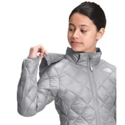 The North Face Thermoball Eco Hoodie - Girl's -Buckmans Store fw22 nf0a5gc6 a91 modelhood3