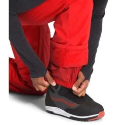 The North Face Chakal Pant - Men's -Buckmans Store fw22 nf0a5iyv 15q modelalt1