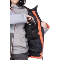 686 Athena Insulated Jacket - Women's -Buckmans Store fw23 686 womensathenainsulatedjacket goblingreencolorblock 6