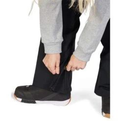 DC SHOES DC Crusade Bib - Women's -Buckmans Store fw23 dc womenscrusadebib black 5