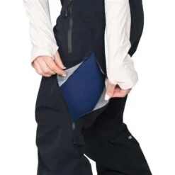 Obermeyer Highlands Shell Pant - Women's -Buckmans Store fw23 obermeyer womenshighlandsshellpant black 5