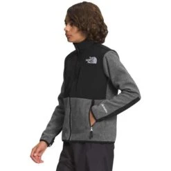 The North Face Denali Jacket - Teen 13 The North Face Denali Jacket - Teen -Buckmans Store fw23 tnf teendenalijacket mediumgreyheather 2