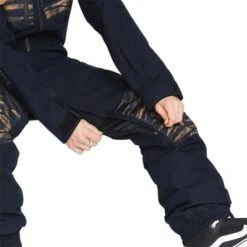 Volcom Romy Snow Suit - Women's -Buckmans Store fw23 volcom womensromysnowsuit black 6